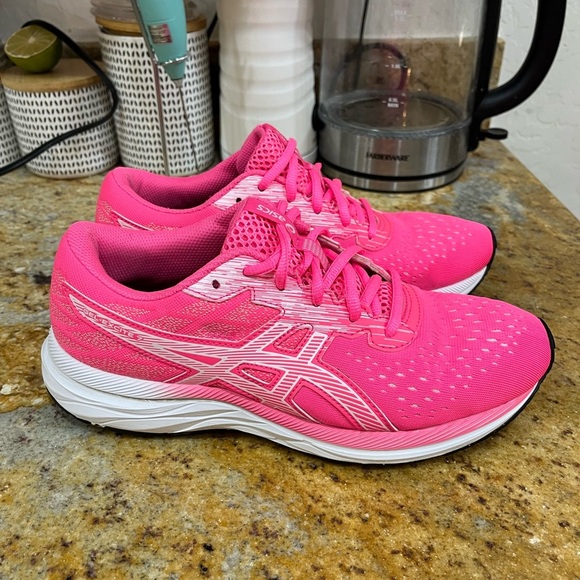 Asics Shoes - ASICS Gel Excite 7 size 6.5